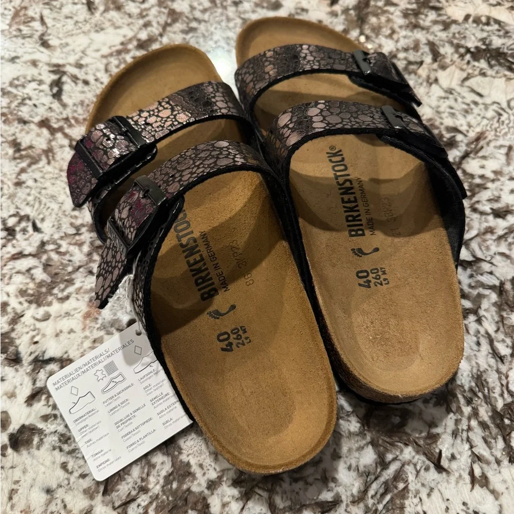 Birkenstock Sandals 🖤 - Picture 4 of 11